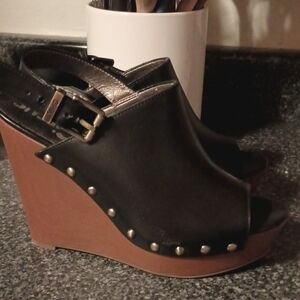 Elegant Black and Brown Wedge Sandals